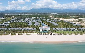 Meliá Vinpearl Cam Ranh Beach Resort
